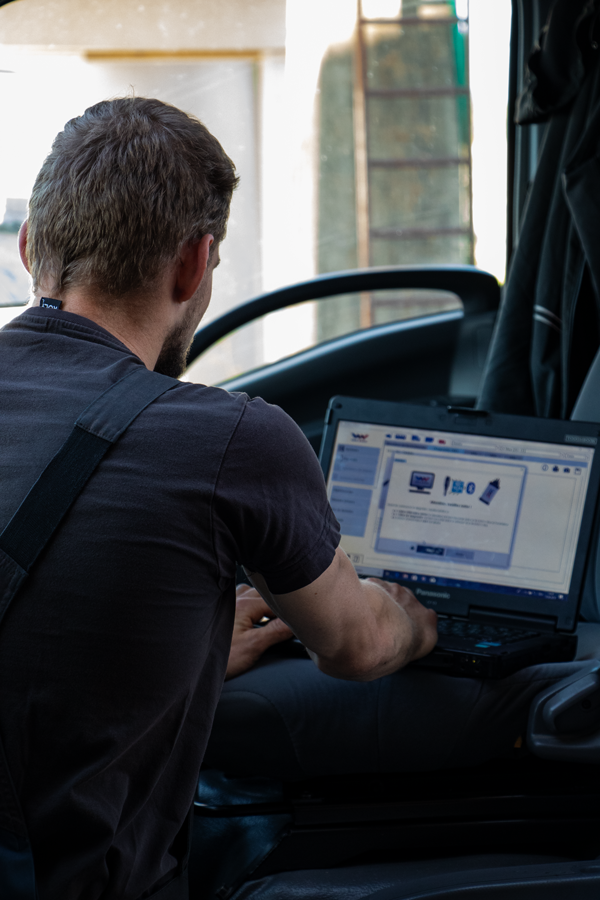 Systemtest des Wagens mit dem Computer